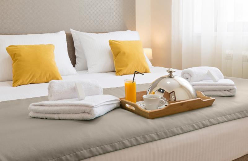 stealing pillows from hotels