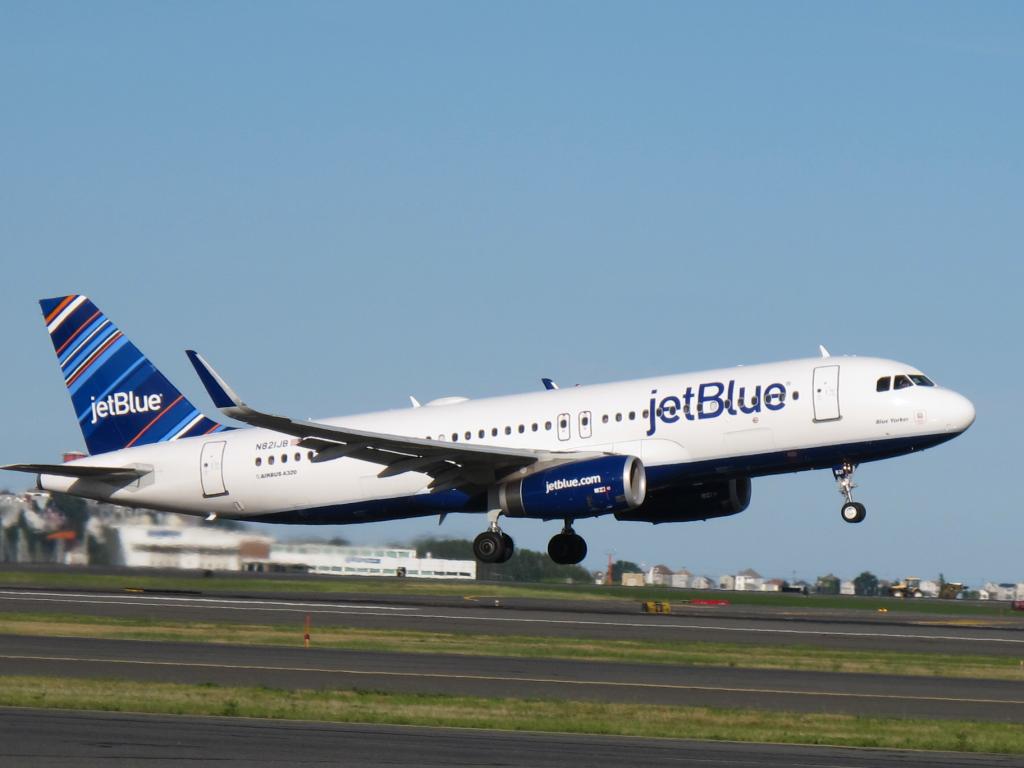 Long Beach airport JetBlue rightsizes after rebuff; slots reallocated