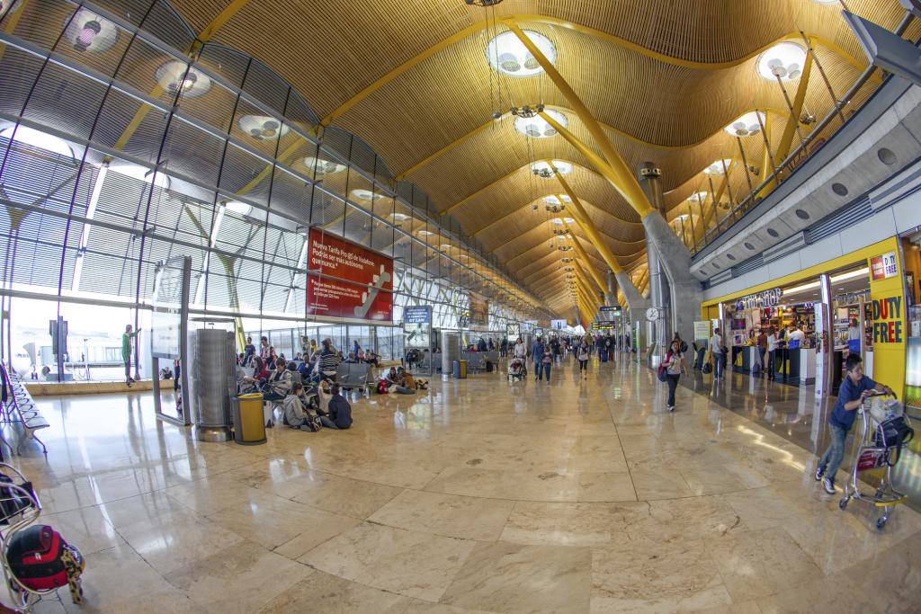 madrid airport to city center cost cheapest way
